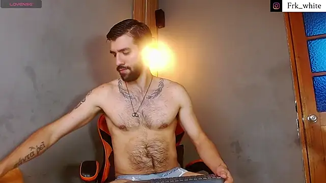 Snapshot of Mr_WhiteCock chatting on April 1, 2026, 4:35 am Mr WhiteCock online show from April 1, 2026, 4:35 am