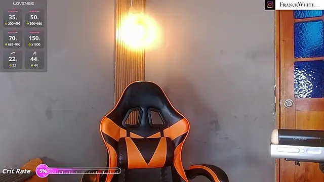 Snapshot of Mr_WhiteCock chatting on May 28, 2026, 2:58 pm Mr WhiteCock online show from May 28, 2026, 2:58 pm