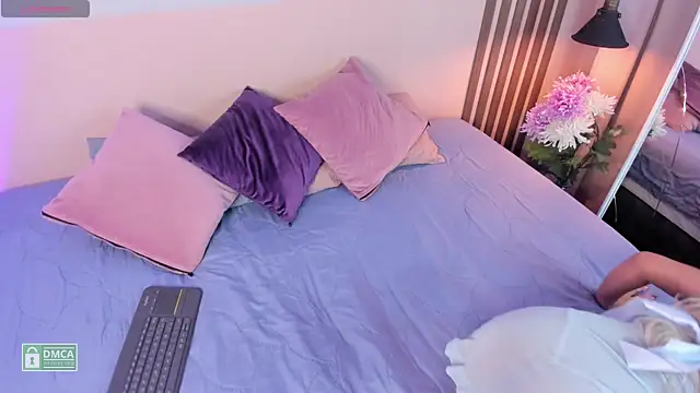 Snapshot of charloottee_1 chatting on December 13, 2024, 3:16 am charloottee 1 online show from December 13, 2024, 3:16 am