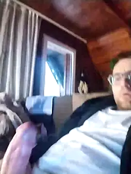 tomee83 online show from December 3, 2025, 6:43 am