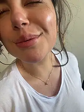 Snapshot of sukhakunis1 chatting on February 20, 2026, 1:33 pm sukhakunis1 online show from February 20, 2026, 1:33 pm