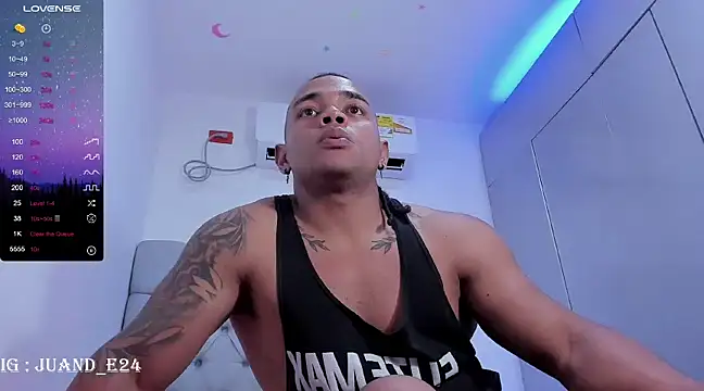 Snapshot of juande_24 chatting on March 18, 2025, 4:04 am juande 24 online show from March 18, 2025, 4:04 am