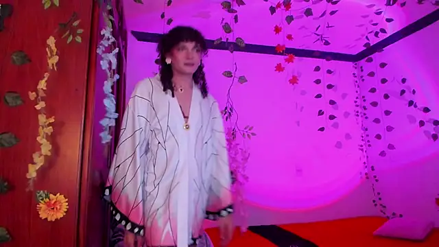 lucianromero online show from March 2, 2026, 10:16 pm