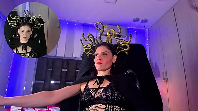 KatteMoss online show from October 14, 2025, 8:42 pm