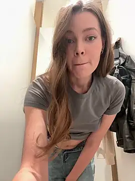 nicole111 online show from October 1, 2025, 10:21 am