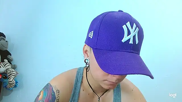 tomboyblue online show from February 20, 2025, 1:08 pm