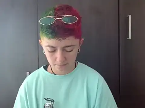 tomboyblue online show from March 8, 2025, 6:47 pm