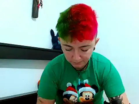 tomboyblue online show from March 15, 2025, 4:32 pm