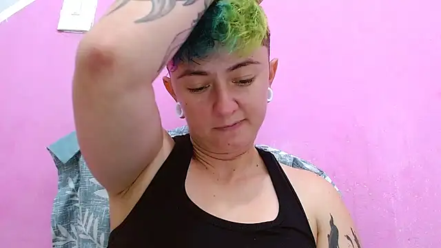 tomboyblue online show from October 6, 2025, 10:51 pm