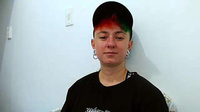 Snapshot of tomboyblue chatting on January 10, 2026, 5:15 pm tomboyblue online show from January 10, 2026, 5:15 pm