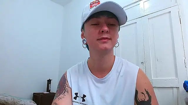 Snapshot of tomboyblue chatting on February 12, 2026, 3:18 pm tomboyblue online show from February 12, 2026, 3:18 pm