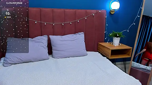 Snapshot of VanillaKelly chatting on December 6, 2024, 1:18 am VanillaKelly online show from December 6, 2024, 1:18 am