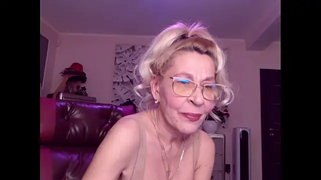 HornyMilf 555 online show from October 7, 2025, 12:46 pm