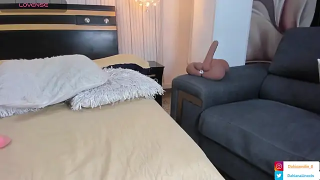 DahianaLincoln online show from February 1, 2025, 7:02 pm