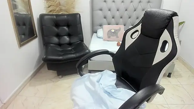 niraksil online show from February 21, 2025, 4:26 pm