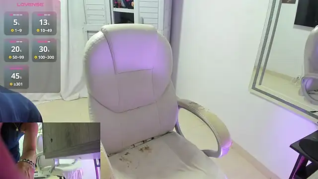 Snapshot of dahian_carter chatting on February 26, 2026, 10:36 am dahian carter online show from February 26, 2026, 10:36 am