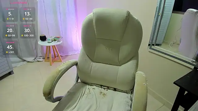 Snapshot of dahian_carter chatting on April 8, 2026, 10:15 am dahian carter online show from April 8, 2026, 10:15 am