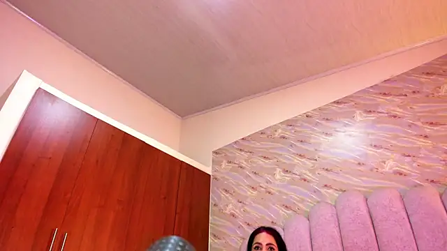 Snapshot of kathy-steven chatting on February 18, 2026, 1:45 am kathy-steven online show from February 18, 2026, 1:45 am