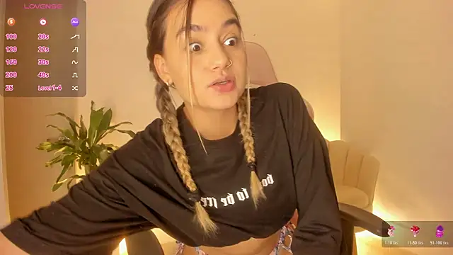 LittleSofia  online show from November 4, 2025, 2:54 am