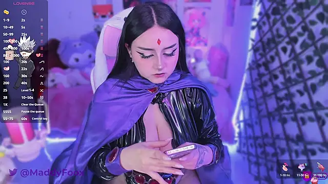 Snapshot of MaddyFooxx chatting on December 15, 2025, 8:02 pm MaddyFooxx online show from December 15, 2025, 8:02 pm