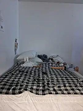 Snapshot of Puffgettingstuffed chatting on December 23, 2025, 9:18 am Puffgettingstuffed online show from December 23, 2025, 9:18 am