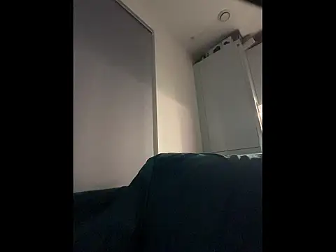 Snapshot of Robin007 chatting on March 5, 2026, 2:40 am Robin007 online show from March 5, 2026, 2:40 am