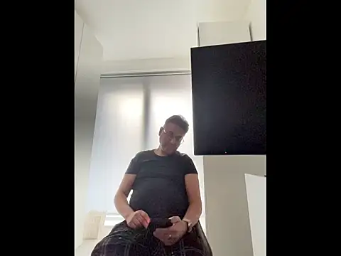 Snapshot of Robin007 chatting on March 5, 2026, 5:20 pm Robin007 online show from March 5, 2026, 5:20 pm