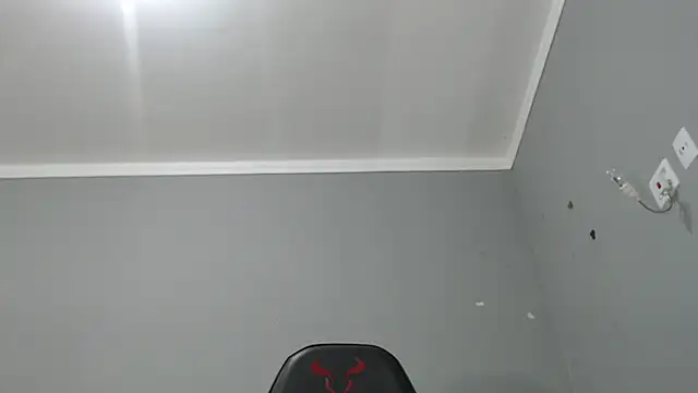 Snapshot of Livia_Diaz chatting on December 21, 2025, 3:35 am Livia Diaz online show from December 21, 2025, 3:35 am