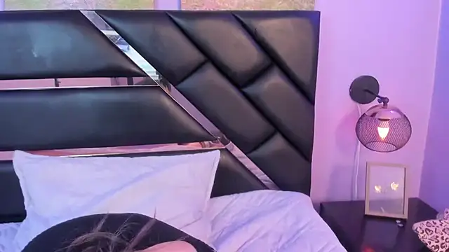 Annie mone online show from March 19, 2025, 10:09 pm