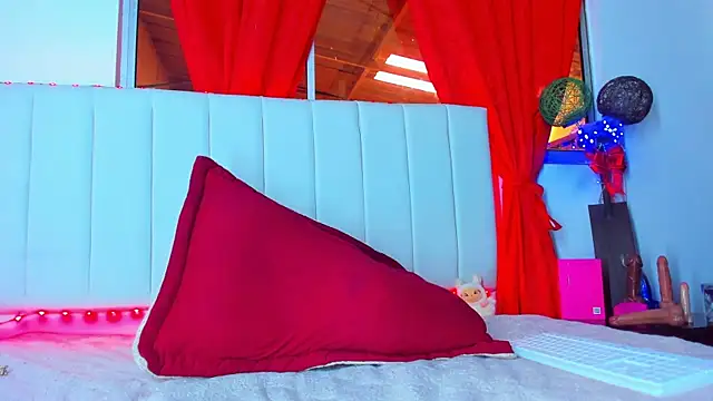 Snapshot of caro_lyne_ chatting on November 26, 2025, 1:23 pm caro lyne online show from November 26, 2025, 1:23 pm