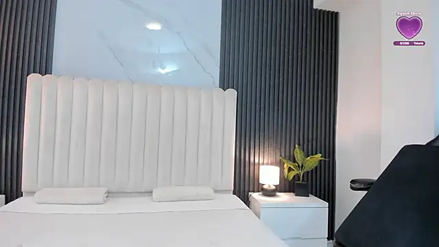 Snapshot of Madiee_Rhea chatting on February 25, 2026, 7:34 pm Madiee Rhea online show from February 25, 2026, 7:34 pm