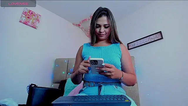 Snapshot of celeste_anderson chatting on February 13, 2025, 6:38 pm celeste anderson online show from February 13, 2025, 6:38 pm
