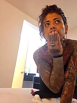 Snapshot of inkdbabz_33 chatting on September 27, 2025, 2:05 am inkdbabz 33 online show from September 27, 2025, 2:05 am