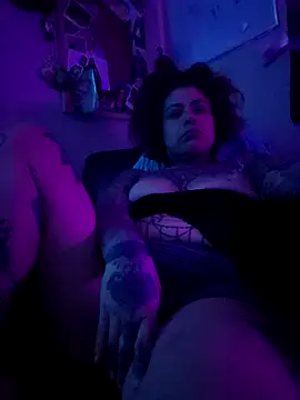 Snapshot of inkdbabz_33 chatting on February 24, 2026, 8:01 am inkdbabz 33 online show from February 24, 2026, 8:01 am