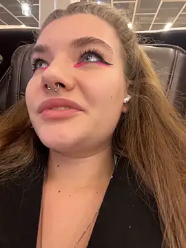 Snapshot of Holy_Tereza chatting on February 11, 2026, 3:39 pm Holy Tereza online show from February 11, 2026, 3:39 pm