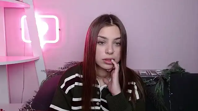 MilanaAngelAs online show from February 9, 2026, 8:35 pm