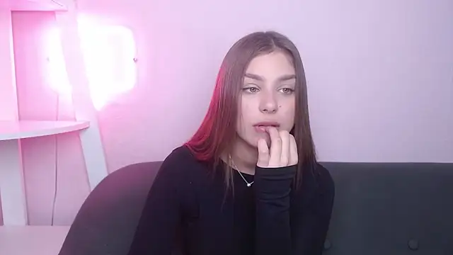 MilanaAngelAs online show from April 12, 2026, 4:50 am