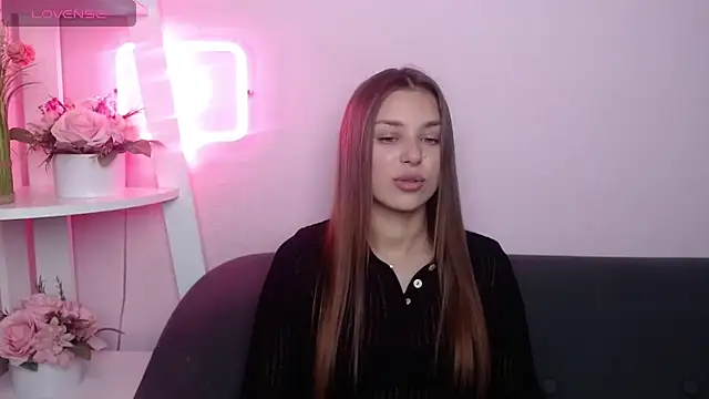 MilanaAngelAs online show from June 1, 2026, 4:47 am