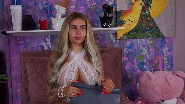 Snapshot of EvaZane chatting on September 18, 2025, 5:26 pm EvaZane online show from September 18, 2025, 5:26 pm