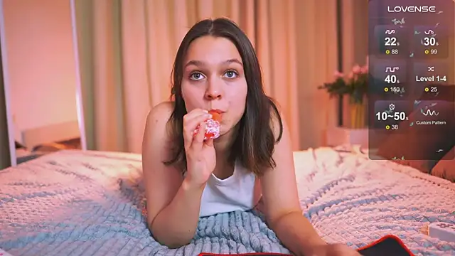 Addelin Moon online show from February 23, 2025, 4:02 pm