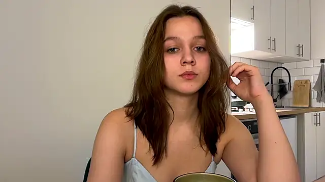 Addelin Moon online show from October 19, 2025, 3:45 pm