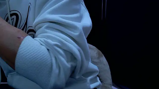 jyupo bbb  online show from November 8, 2025, 5:40 am