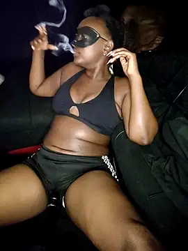 KikiLovesD online show from October 13, 2025, 2:50 pm