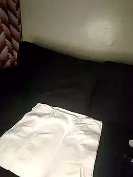 KikiLovesD online show from January 11, 2026, 8:52 am