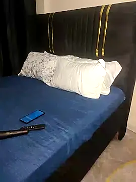 KikiLovesD online show from February 6, 2026, 10:57 pm