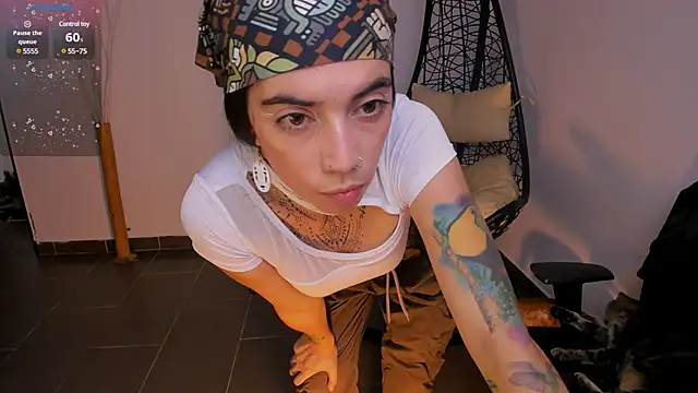 Snapshot of Nina-monroe chatting on January 22, 2025, 9:21 pm Nina-monroe online show from January 22, 2025, 9:21 pm