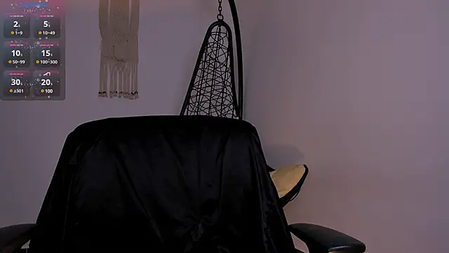 Snapshot of Nina-monroe chatting on February 16, 2025, 10:21 pm Nina-monroe online show from February 16, 2025, 10:21 pm