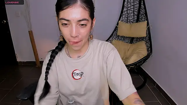 Snapshot of Nina-monroe chatting on March 15, 2025, 12:04 am Nina-monroe online show from March 15, 2025, 12:04 am