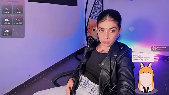 Snapshot of Nina-monroe chatting on February 5, 2026, 11:31 pm Nina-monroe online show from February 5, 2026, 11:31 pm