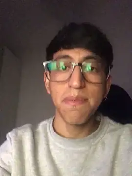 Snapshot of modelo180 chatting on March 18, 2025, 12:38 am modelo180 online show from March 18, 2025, 12:38 am